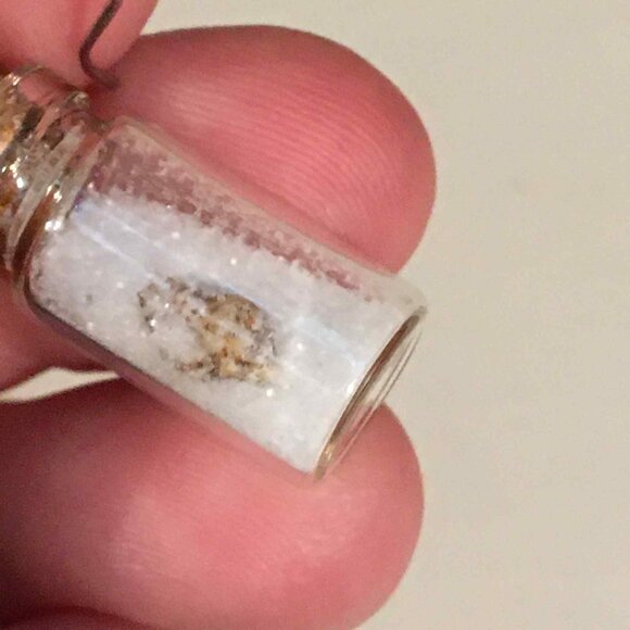 ๐ Mini Seashell Bottle Earrings โ Beach-Inspired Ocean Jewelry ๐ - Picture 3 of 3